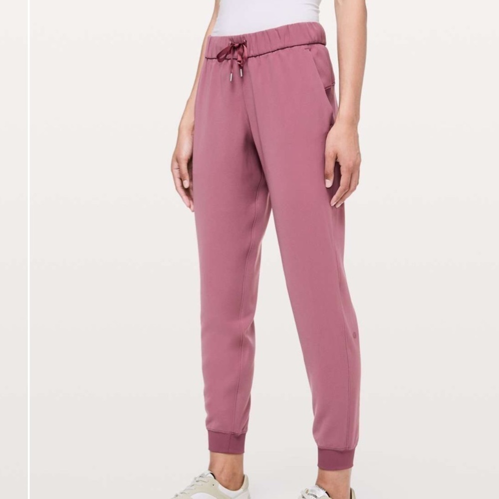 Lululemon On The Fly Jogger pants